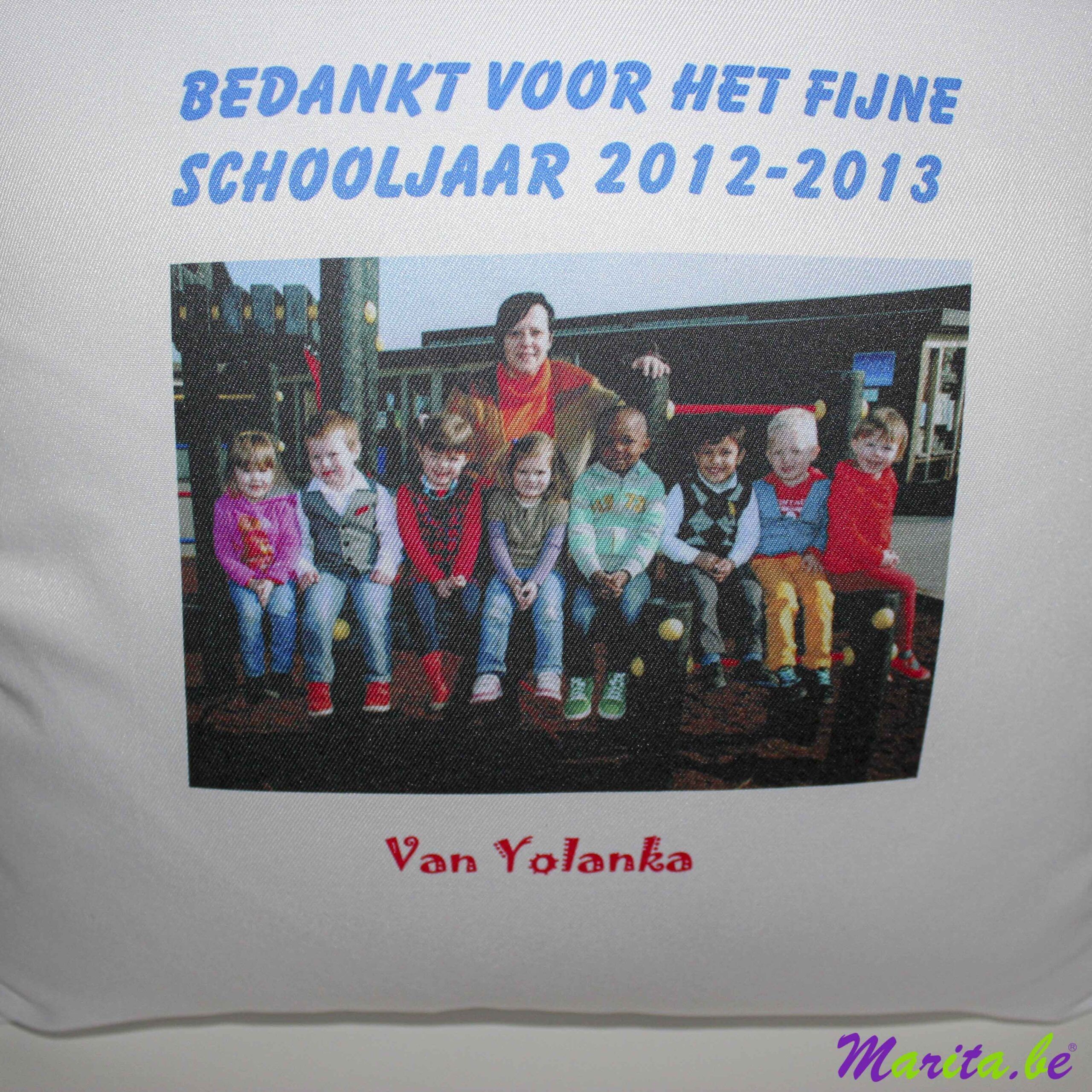 Klasfoto op een kussen, heel origineel geschenk voor juf of meester