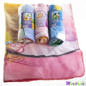Couverture fleece Winnie The Pooh, Mickey Mouse, Princesses. broderie nom possible
