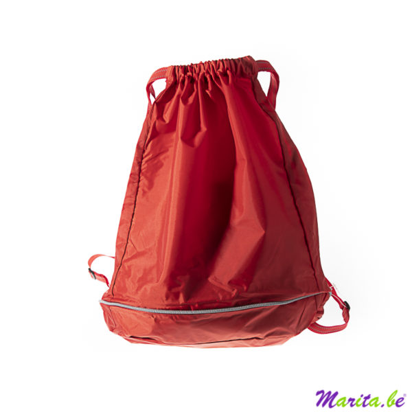 sac de sport rouge, convient pour la natation, la gym, la danse. Le nom peut être brodé dessus.
