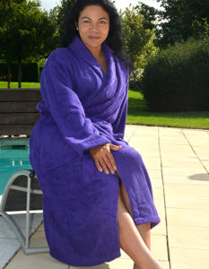paarse badjas, hierop kan mooi geborduurd worden, zeer ruime keuze in kleuren en maten