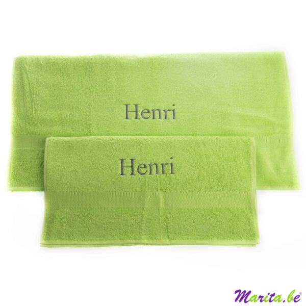 set van badhanddoek en handdoek met naam Henri